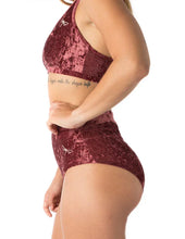 Cargar imagen en el visor de la galería, Pole Dance Short Lola Terciopelo Dragonfly 24/48 HRS