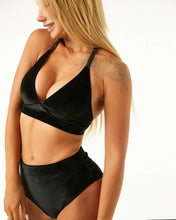 Cargar imagen en el visor de la galería, Polerina Wear Bikini Top - Terciopelo Negro