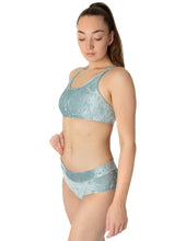 Cargar imagen en el visor de la galería, Top Nicole Velvet Dragonfly