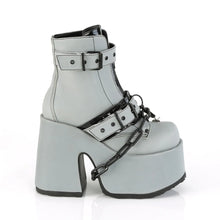 Carregar imagem no visualizador da galeria, Botines Demonia CAMEL-205 Grey Reflective Piel vegana