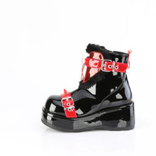 Carregar imagem no visualizador da galeria, Botines Demonia CUBBY-57 Negro Pat-Rojo PVC
