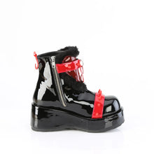 Carregar imagem no visualizador da galeria, Botines Demonia CUBBY-57 Negro Pat-Rojo PVC