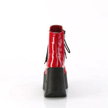 Load image into Gallery viewer, Botines Demonia DYNAMITE-106 Rojo Pat