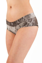 Cargar imagen en el visor de la galería, Pole Dance Short Hot Pants Velvet Dragonfly