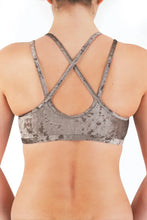 Cargar imagen en el visor de la galería, Top Nicole Velvet Dragonfly Terciopelo 24/48 HRS