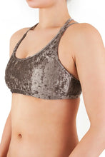 Cargar imagen en el visor de la galería, Top Nicole Velvet Dragonfly Terciopelo 24/48 HRS