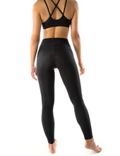 Cargar imagen en el visor de la galería, Top Nicole Dragonfly 24/48HRS