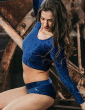 Cargar imagen en el visor de la galería, Pole Dance Short Hot Pants Velvet Dragonfly
