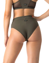 Cargar imagen en el visor de la galería, Shorts Molly malla Dragonfly
