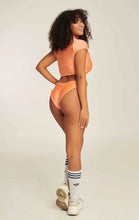 Cargar imagen en el visor de la galería, Miami V Short Paradise Chick
