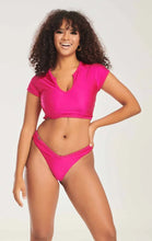 Cargar imagen en el visor de la galería, Miami V Short Paradise Chick
