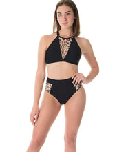 Cargar imagen en el visor de la galería, Shorts Molly malla Dragonfly

