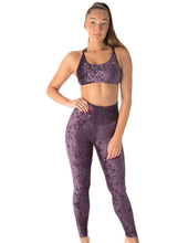 Cargar imagen en el visor de la galería, Top Nicole Velvet Dragonfly

