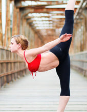 Cargar imagen en el visor de la galería, Leggings Capri Trisha Dragonfly - black
