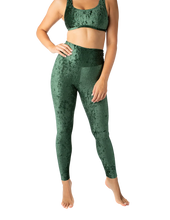 Load image into Gallery viewer, Velvet leggings Adele | Sametové legíny s vysokým pasem | Color: purple velvet | Yoga Leggings | Dragonfly Pole Wear and Bikram Hot Yoga Clothes
