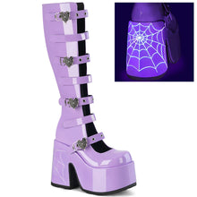 Carregar imagem no visualizador da galeria, Botas Demonia CAMEL-223 Lavender Pat
