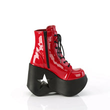 Load image into Gallery viewer, Botines Demonia DYNAMITE-106 Rojo Pat
