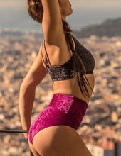 Cargar imagen en el visor de la galería, Top Nicole Velvet Dragonfly
