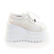 Cargar imagen en el visor de la galería, Zapatos con plataforma Demonia STOMP-08-1 - Blanco roto charol / Piel vegana
