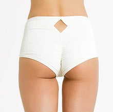 Load image into Gallery viewer, Shorts Poledancerka Diamantes BLANCO MARFIL - VIVE POLE
